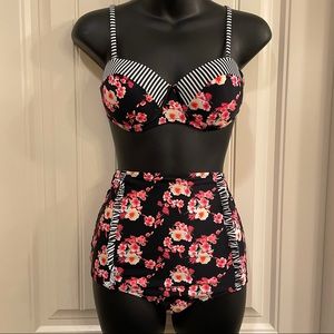 NWOT High-waisted bikini.